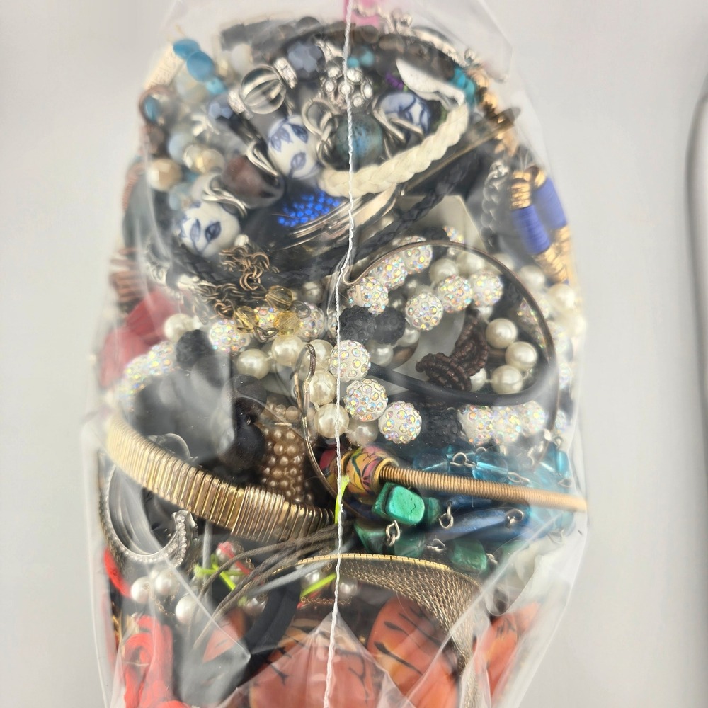 7lb Jewelry Craft Bag #1 - Bulk Lot Assorted Upcycle Broken Chains Beads & More - Picture 4 of 10